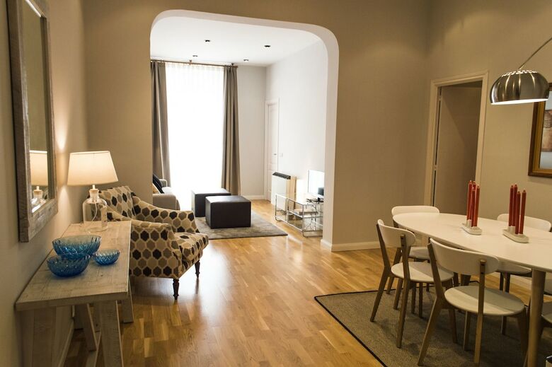 Apartamentos Plaza Cibeles Madrid Centro