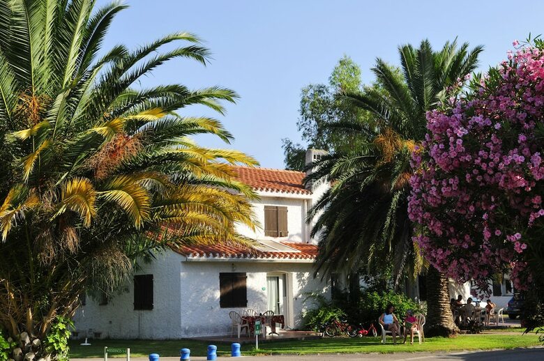 Le Domaine Du Mas Blanc By Popinns