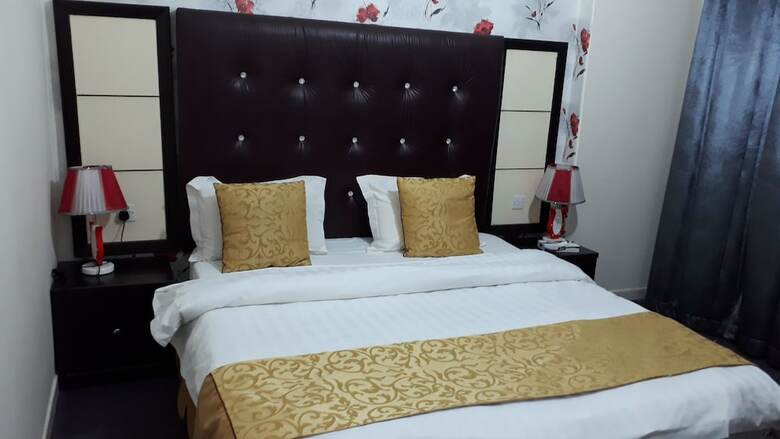 Hotel Al Raha Garden Suites