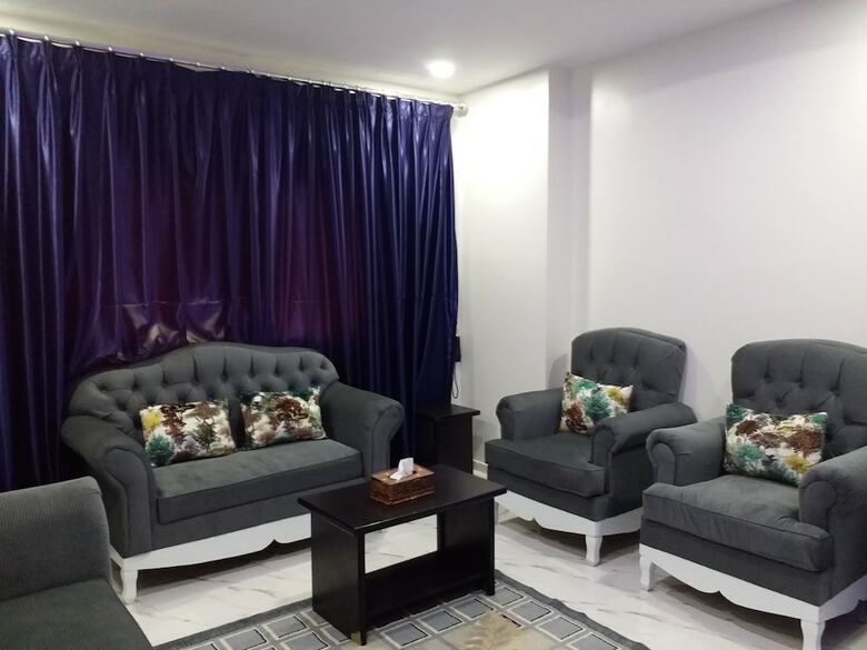 Hotel Al Raha Garden Suites