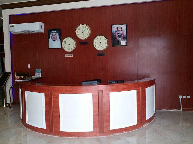 Hotel Al Raha Garden Suites