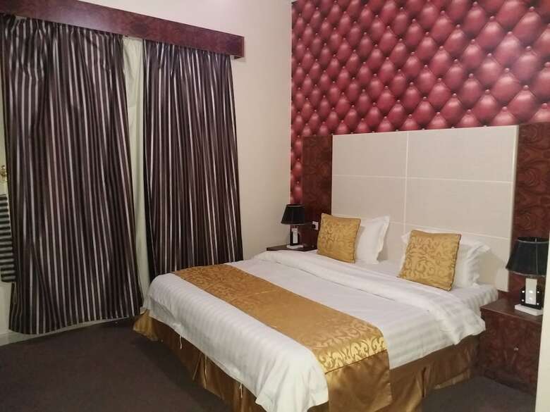 Hotel Al Raha Garden Suites