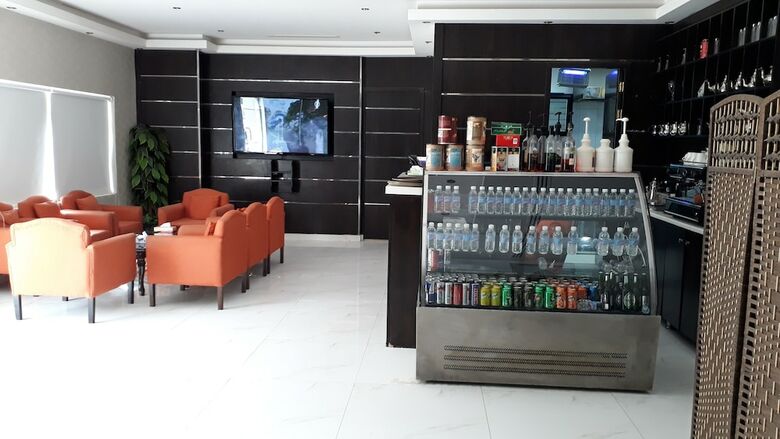 Hotel Al Raha Garden Suites