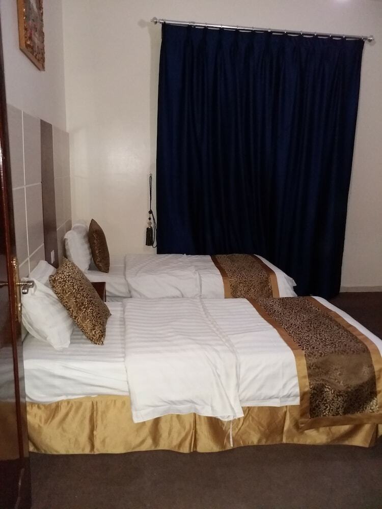 Hotel Al Raha Garden Suites