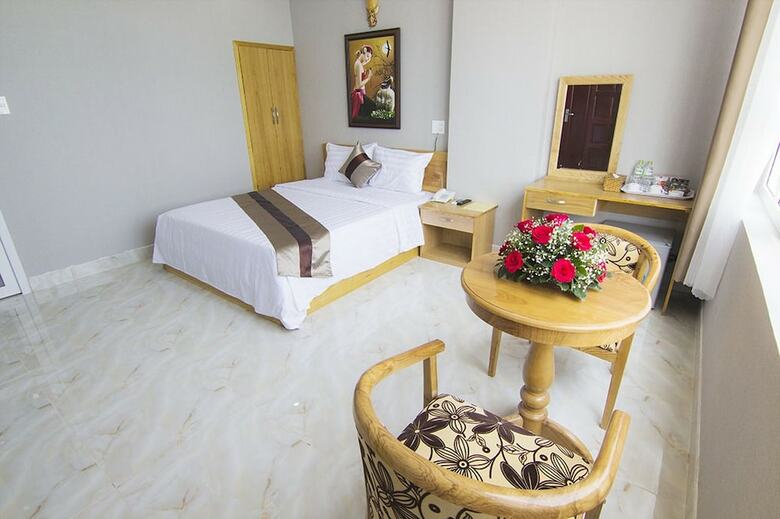 Ngoc Hanh Beach Hotel