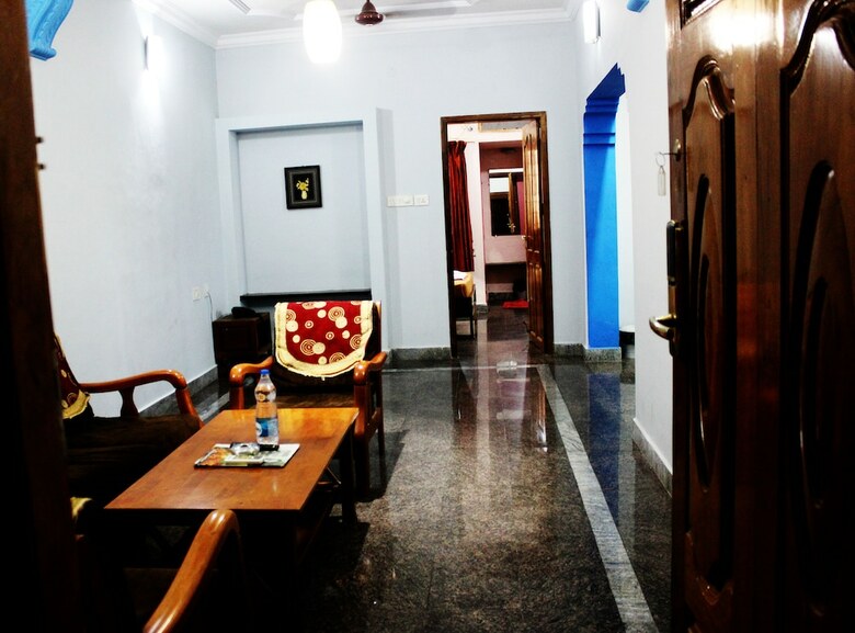 Hotel Alps Residency