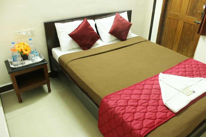 Hotel Alps Residency