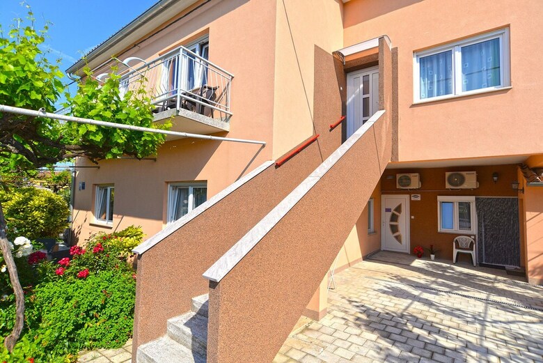 Apartment Vili 351