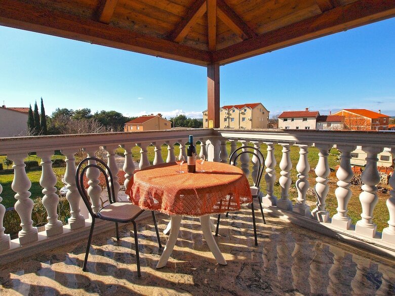 Apartment Mila 395