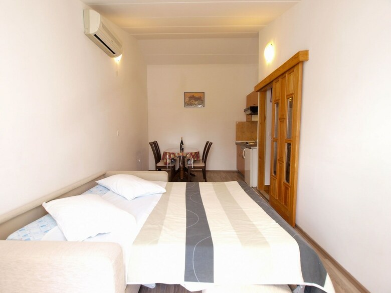 Apartments Romano 1099