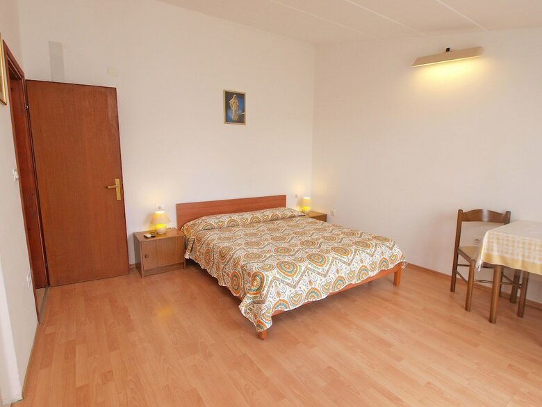 Apartments Romano 1099