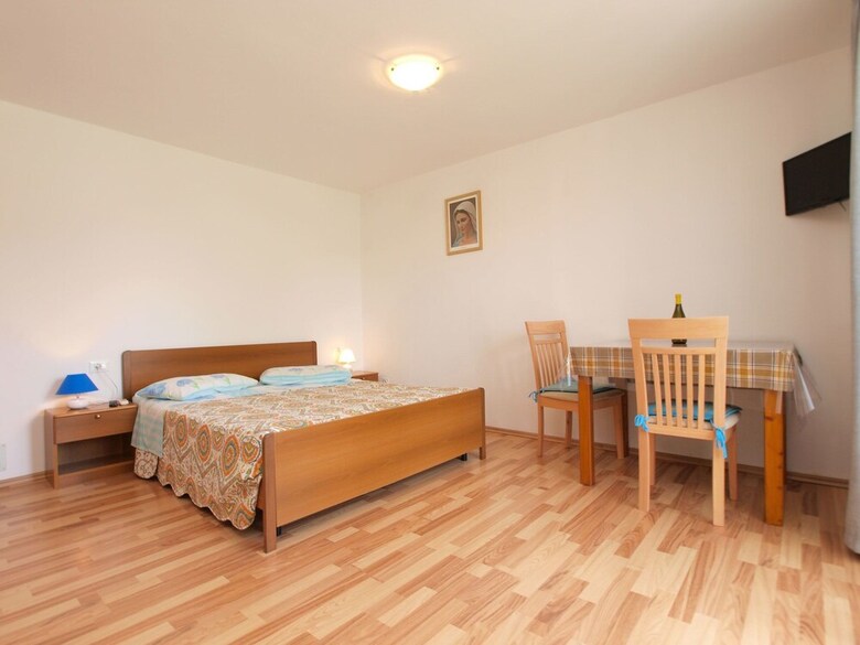 Apartments Romano 1099