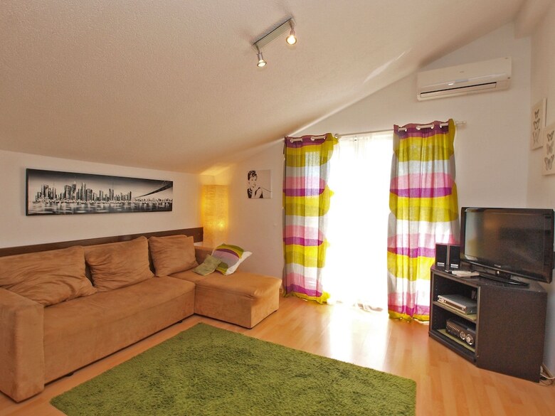 Apartments Mara 44