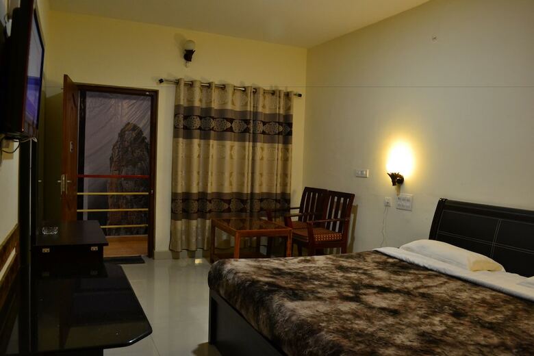 Kodai Sunshine Hotel
