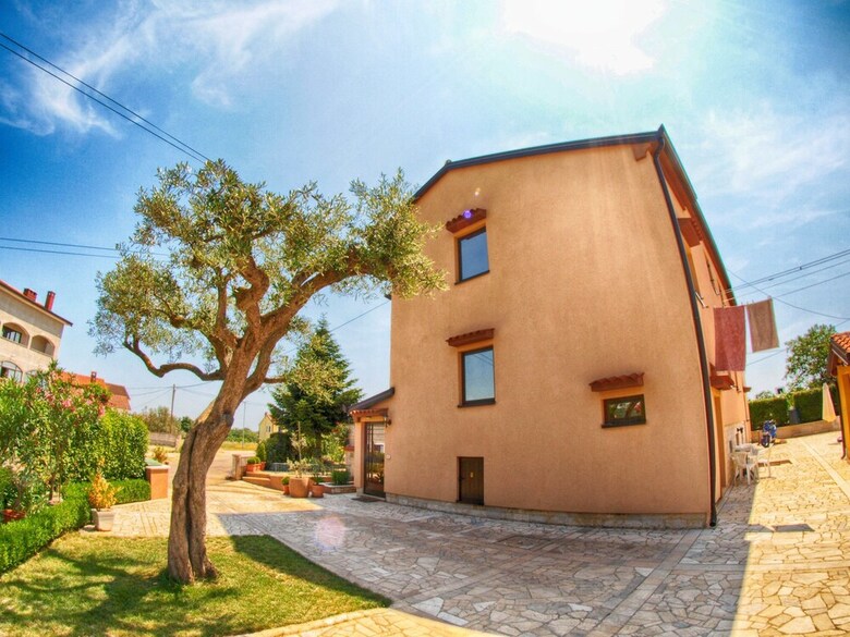 Apartments Pam 379