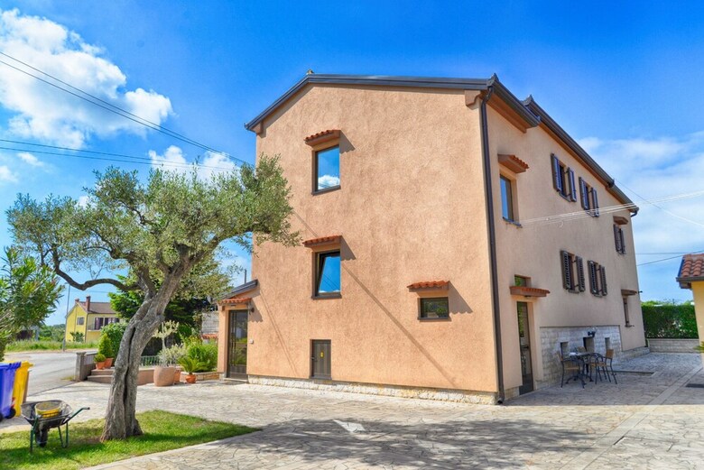 Apartments Pam 379
