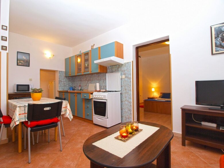 Apartments Mira 295