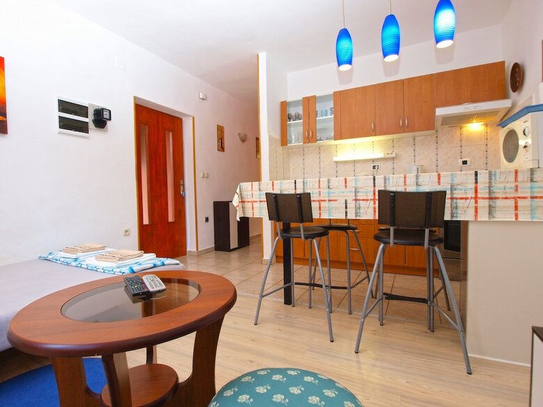 Apartments Mira 295