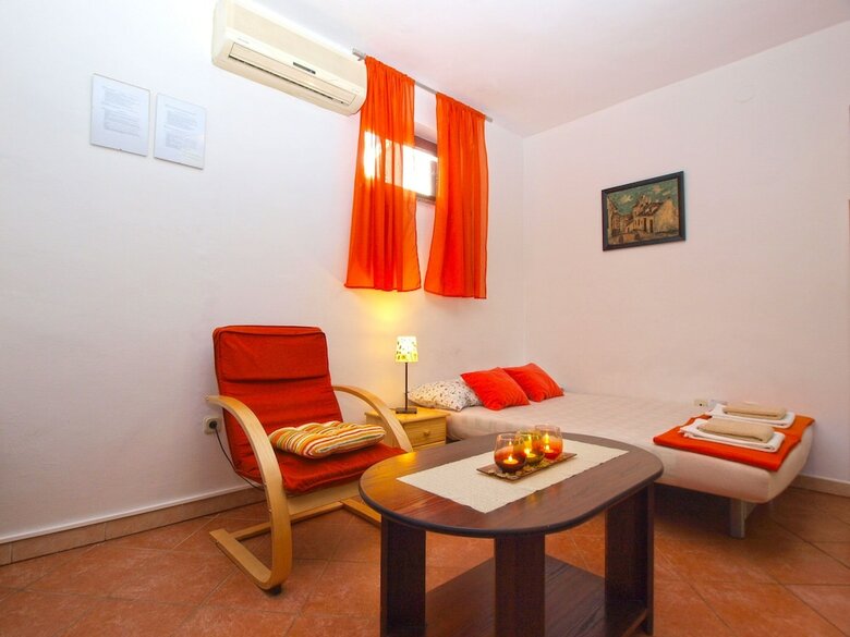 Apartments Mira 295