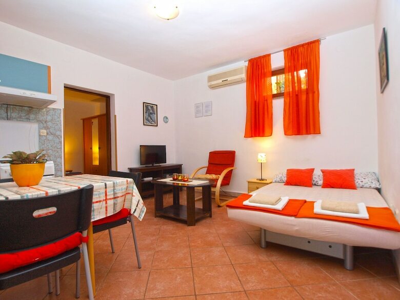 Apartments Mira 295