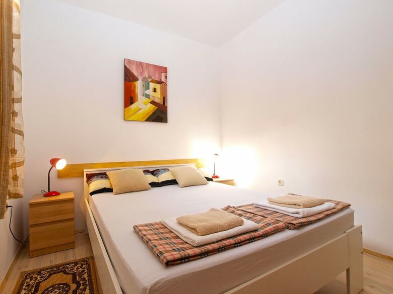 Apartments Mira 295