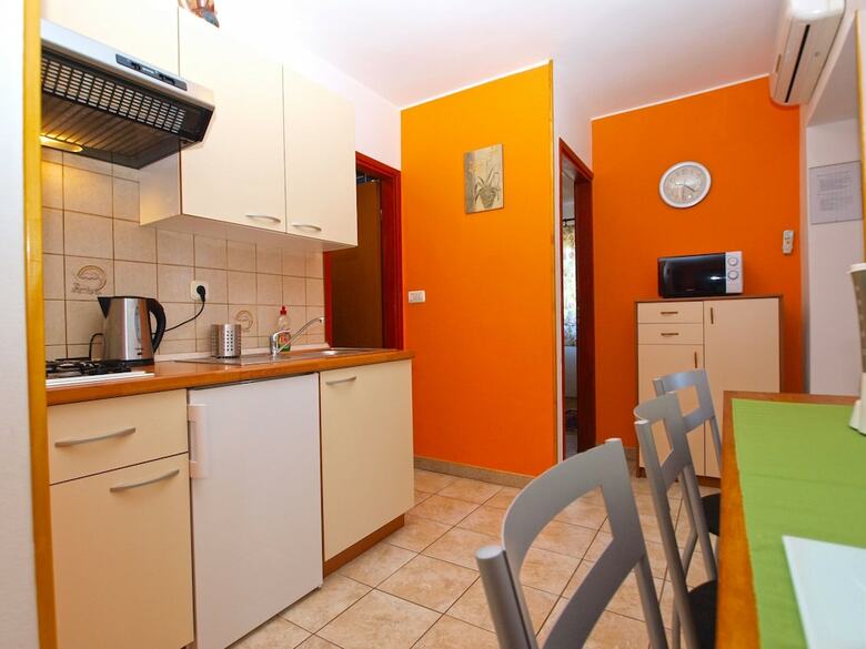 Apartments Mira 295