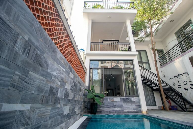 Apartamentos 3br Green And Artistic House In Da Nang