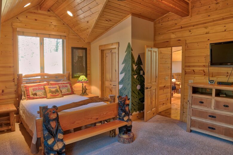 114 Mark Court  (Private Home With Hot Tub)
