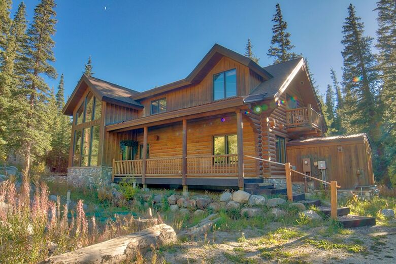 114 Mark Court  (Private Home With Hot Tub)