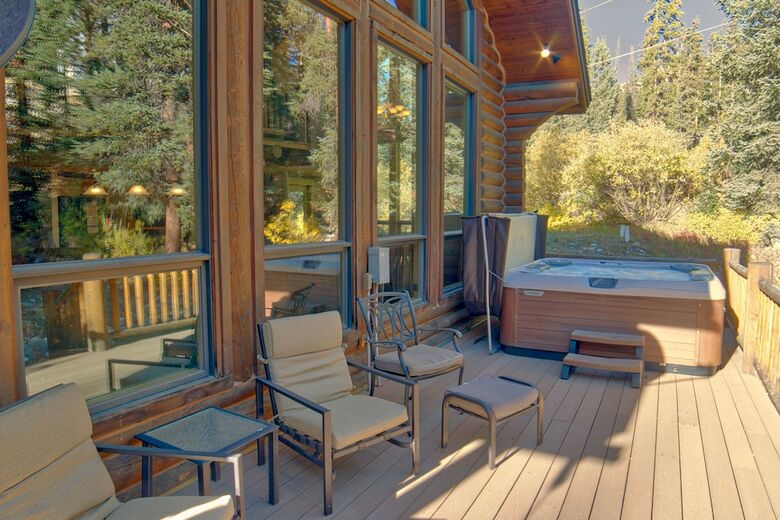 114 Mark Court  (Private Home With Hot Tub)
