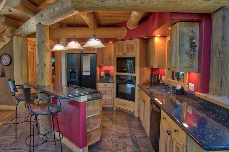114 Mark Court  (Private Home With Hot Tub)