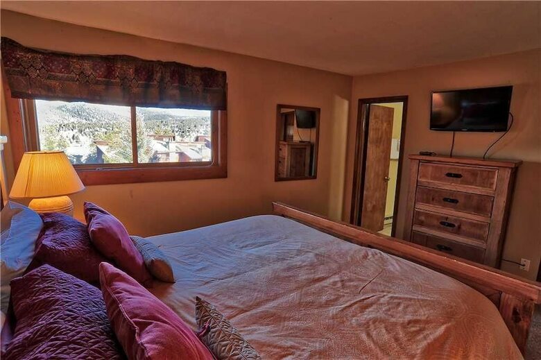 Sundowner II #224 (On 4 O'clock Rd, With On-site Hot Tub)