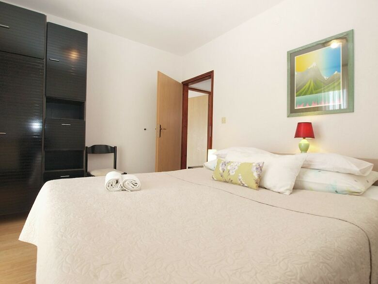 Apartments Jacqueline 1227