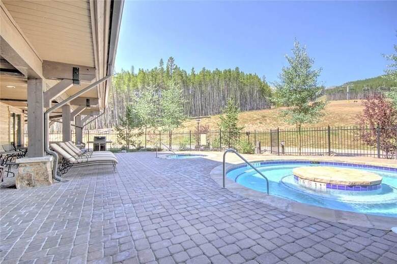 Crystal Peak Lodge 7501 (Penthouse Condo)