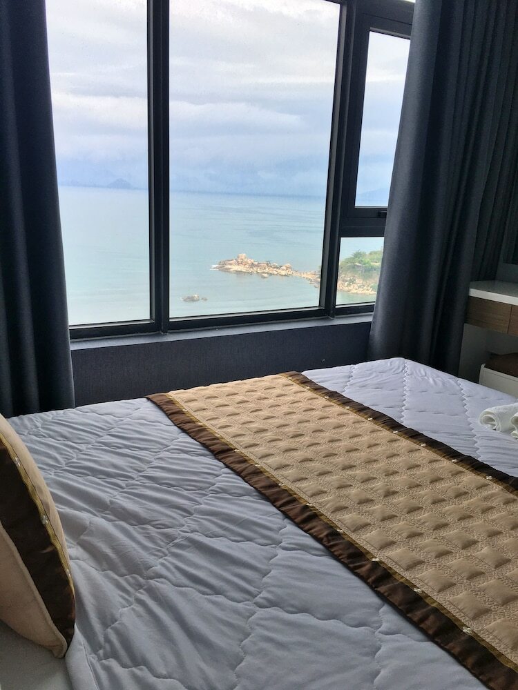 Seaview Front Apartment
