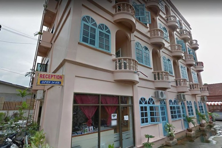 Hotel Khok Chang Building