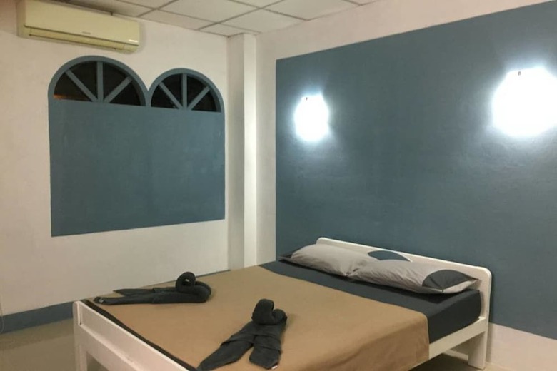 Hotel Khok Chang Building