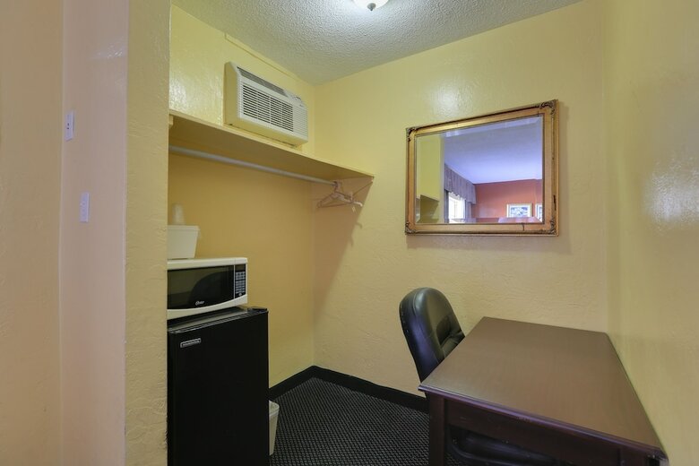 Motel Budget Inn St Petersburg