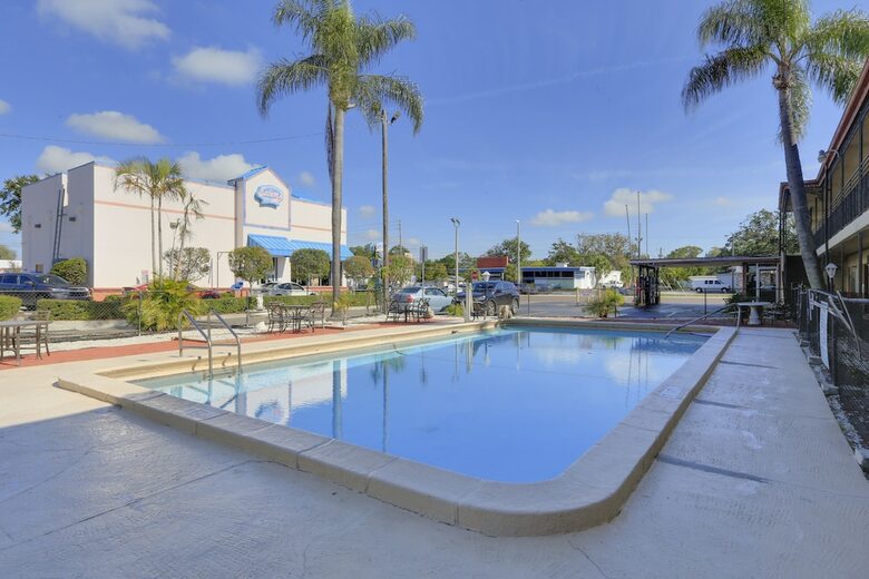 Motel Budget Inn St Petersburg