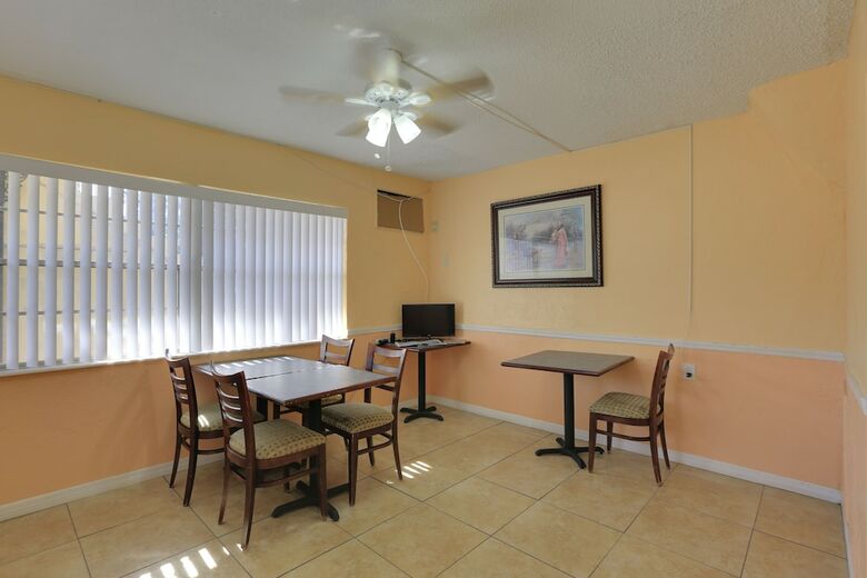 Motel Budget Inn St Petersburg