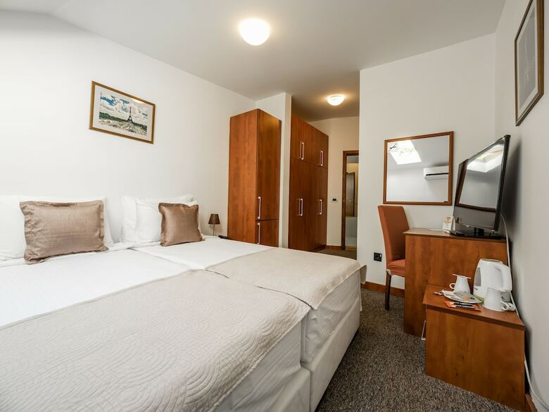 Garni Hotel Le Petit Piaf