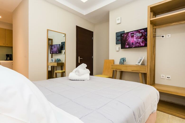 Alektor Studios & Apartments