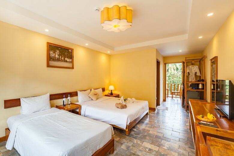Hotel Bauhinia Resort