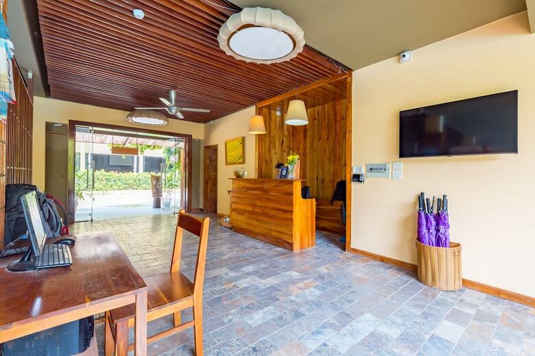 Hotel Bauhinia Resort