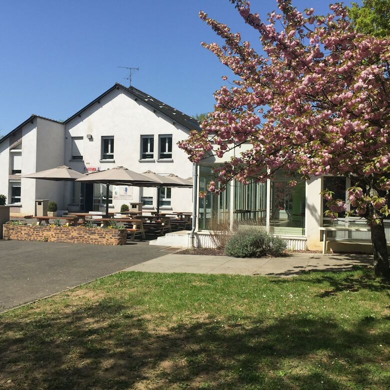 Hostal Crjs Et Auberge de Jeunesse