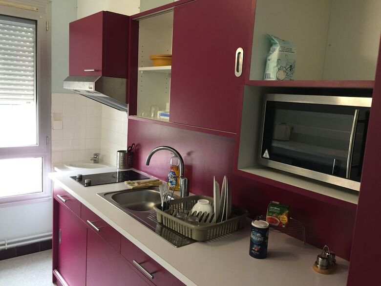 Hostal Crjs Et Auberge de Jeunesse