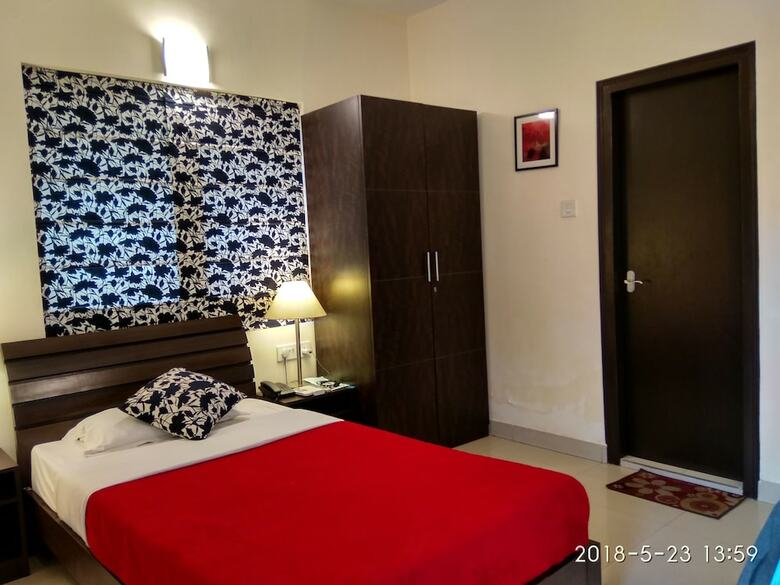 Bed & Breakfast Red Arrow Residency