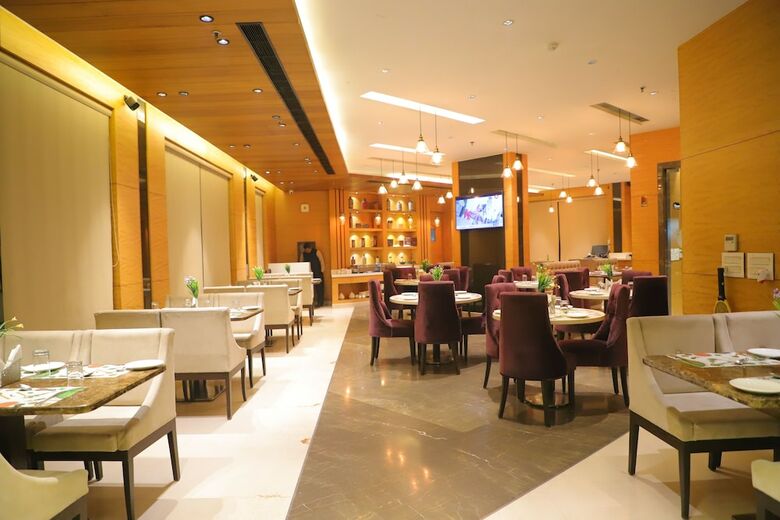 Hotel Maple Grand