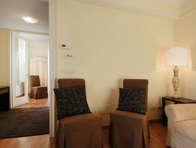 Posh Neighbourhood Apartment