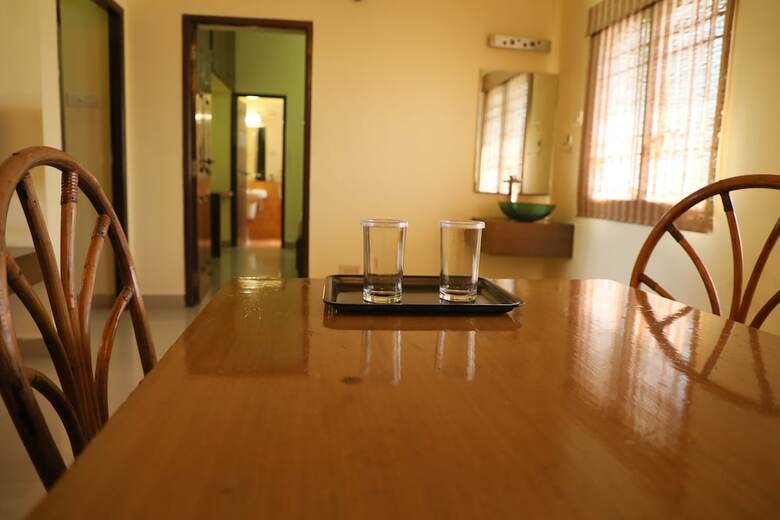 3 Seasons Service Apartment